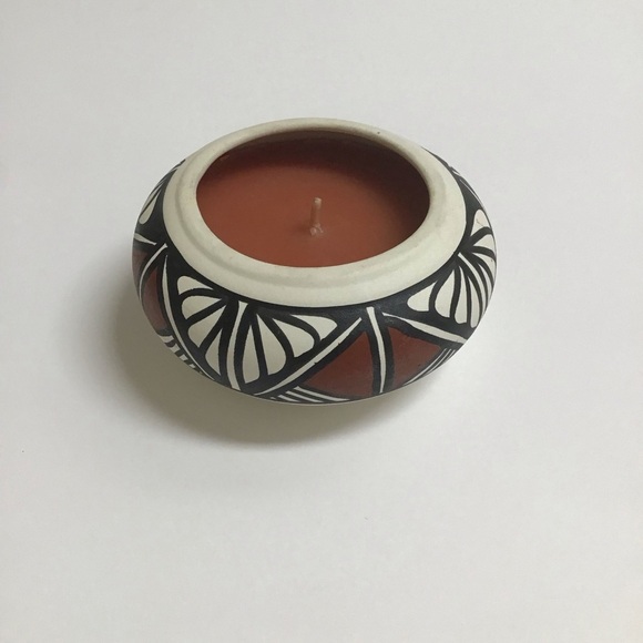 Acoma Pottery Native American Design Cinnamon Scent Candle 4” Rust Wax Round Pot - Picture 7 of 7